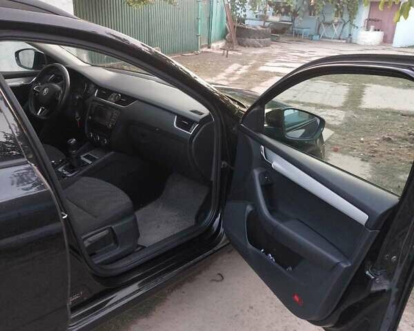 Черный Шкода Октавия, объемом двигателя 1.6 л и пробегом 245 тыс. км за 11000 $, фото 3 на Automoto.ua