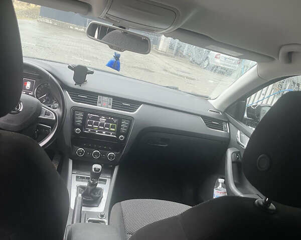 Чорний Шкода Октавія, об'ємом двигуна 1.6 л та пробігом 250 тис. км за 10500 $, фото 2 на Automoto.ua