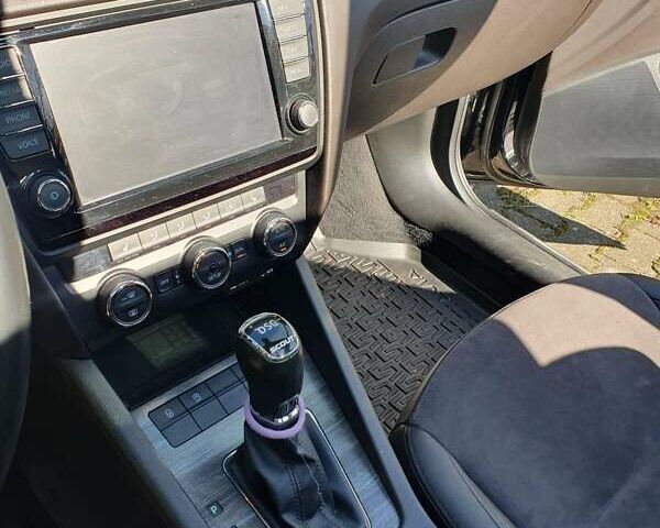 Черный Шкода Октавия, объемом двигателя 2 л и пробегом 214 тыс. км за 18600 $, фото 10 на Automoto.ua