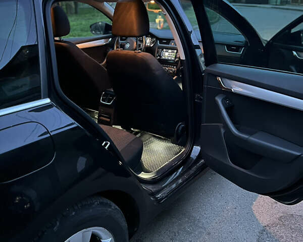 Чорний Шкода Октавія, об'ємом двигуна 1.6 л та пробігом 252 тис. км за 11599 $, фото 8 на Automoto.ua
