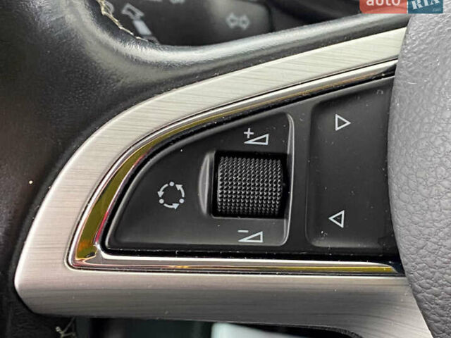 Чорний Шкода Октавія, об'ємом двигуна 1.6 л та пробігом 221 тис. км за 12250 $, фото 9 на Automoto.ua