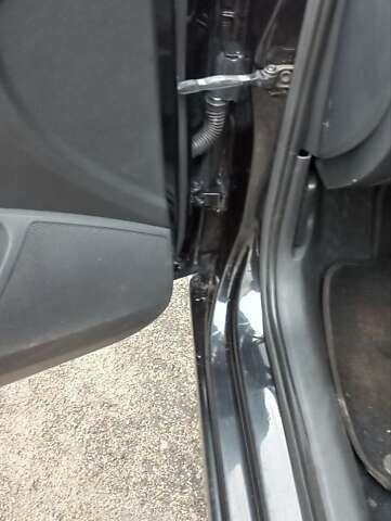 Черный Шкода Октавия, объемом двигателя 1.6 л и пробегом 326 тыс. км за 13000 $, фото 27 на Automoto.ua