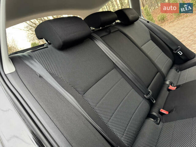 Черный Шкода Октавия, объемом двигателя 1.6 л и пробегом 228 тыс. км за 11999 $, фото 110 на Automoto.ua