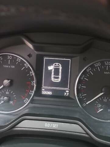 Черный Шкода Октавия, объемом двигателя 1.6 л и пробегом 326 тыс. км за 13000 $, фото 21 на Automoto.ua