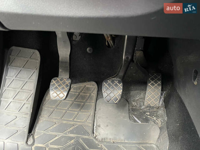 Черный Шкода Октавия, объемом двигателя 1.6 л и пробегом 172 тыс. км за 10750 $, фото 6 на Automoto.ua