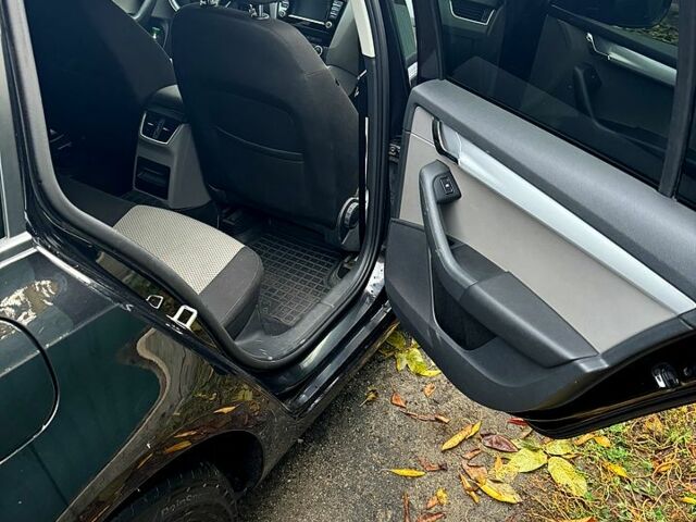 Шкода Октавия 2016 в Красноград на Automoto.ua Черный Шкода Октавия, объемом двигателя 1.6 л и пробегом 237 тыс. км за 11000 $, фото 2 на Automoto.ua