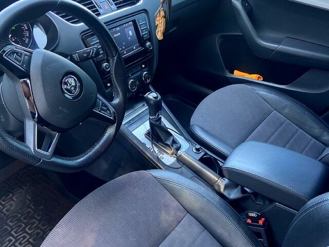 Шкода Октавия 2016 в Киеве на Automoto.ua Черный Шкода Октавия, объемом двигателя 2 л и пробегом 178 тыс. км за 13500 $, фото 6 на Automoto.ua