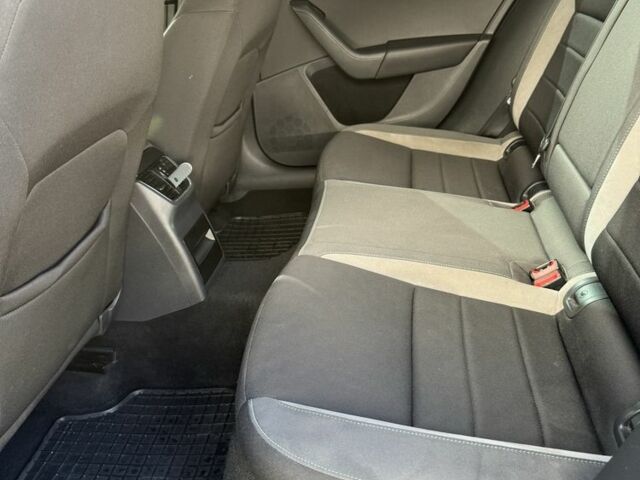 Чорний Шкода Октавія, об'ємом двигуна 2 л та пробігом 300 тис. км за 12500 $, фото 5 на Automoto.ua