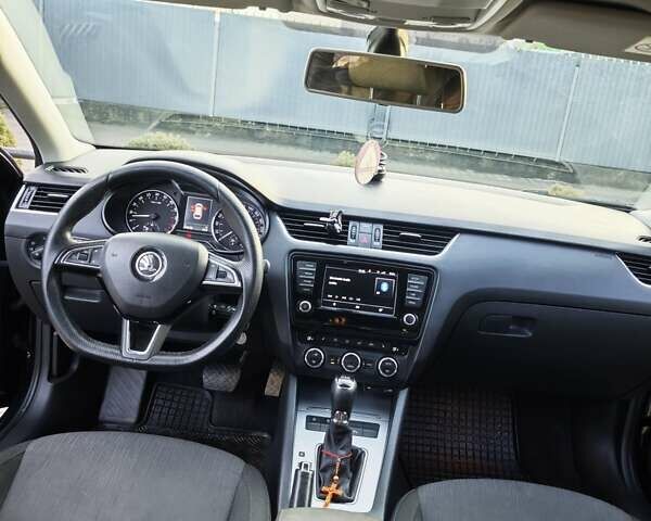 Черный Шкода Октавия, объемом двигателя 1.97 л и пробегом 276 тыс. км за 12999 $, фото 4 на Automoto.ua