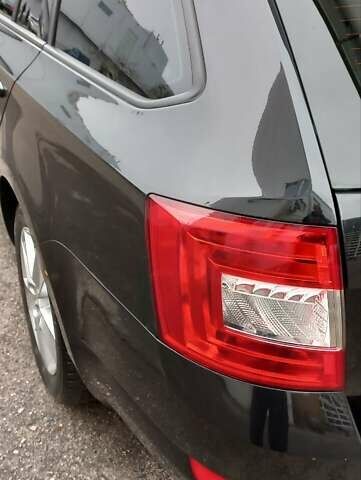 Черный Шкода Октавия, объемом двигателя 1.6 л и пробегом 326 тыс. км за 13000 $, фото 18 на Automoto.ua