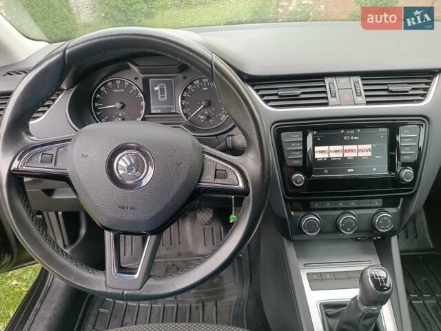 Черный Шкода Октавия, объемом двигателя 1.6 л и пробегом 207 тыс. км за 11300 $, фото 7 на Automoto.ua