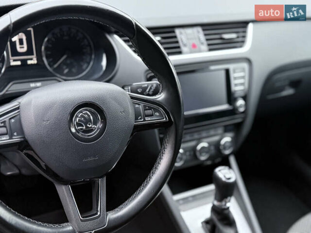 Чорний Шкода Октавія, об'ємом двигуна 1.97 л та пробігом 266 тис. км за 12700 $, фото 9 на Automoto.ua