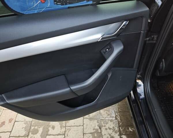 Черный Шкода Октавия, объемом двигателя 1.97 л и пробегом 276 тыс. км за 12999 $, фото 7 на Automoto.ua