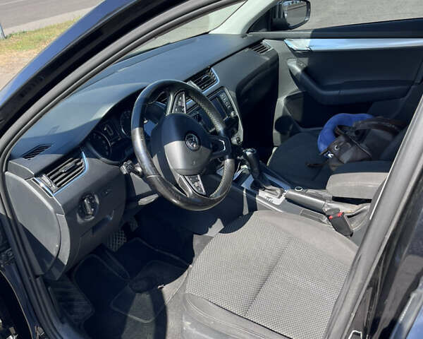 Черный Шкода Октавия, объемом двигателя 1.6 л и пробегом 326 тыс. км за 13000 $, фото 4 на Automoto.ua