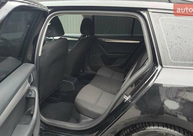 Чорний Шкода Октавія, об'ємом двигуна 1.6 л та пробігом 216 тис. км за 12500 $, фото 1 на Automoto.ua
