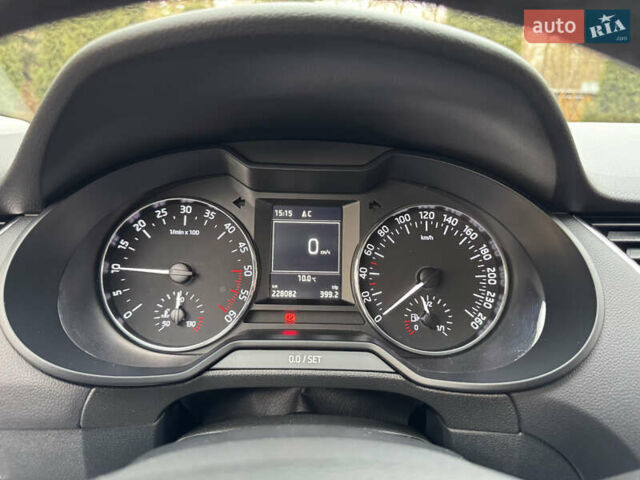 Чорний Шкода Октавія, об'ємом двигуна 1.6 л та пробігом 228 тис. км за 11899 $, фото 84 на Automoto.ua