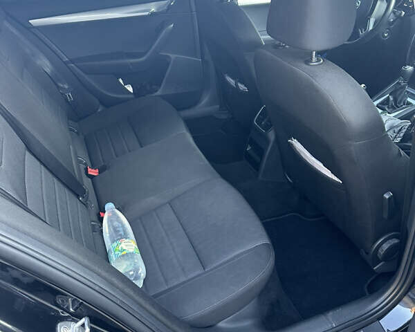 Черный Шкода Октавия, объемом двигателя 2 л и пробегом 263 тыс. км за 12500 $, фото 6 на Automoto.ua