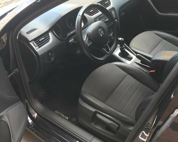 Черный Шкода Октавия, объемом двигателя 2 л и пробегом 242 тыс. км за 15500 $, фото 15 на Automoto.ua