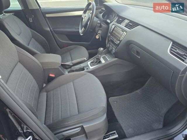 Черный Шкода Октавия, объемом двигателя 2 л и пробегом 233 тыс. км за 14299 $, фото 45 на Automoto.ua