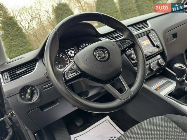 Чорний Шкода Октавія, об'ємом двигуна 1.6 л та пробігом 228 тис. км за 11899 $, фото 79 на Automoto.ua
