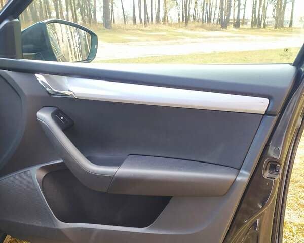 Черный Шкода Октавия, объемом двигателя 1.6 л и пробегом 167 тыс. км за 11800 $, фото 19 на Automoto.ua