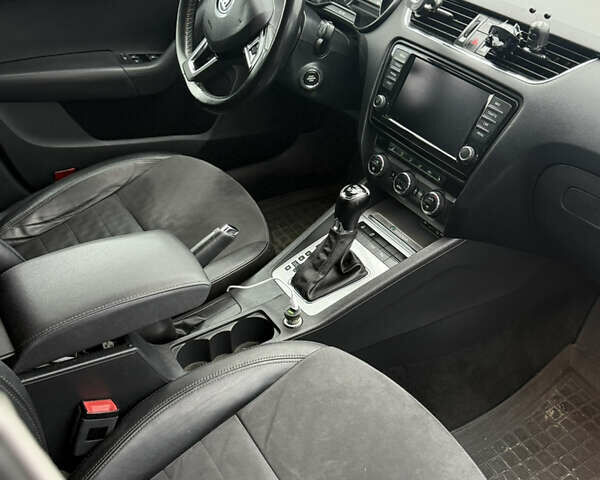 Чорний Шкода Октавія, об'ємом двигуна 1.6 л та пробігом 291 тис. км за 13300 $, фото 9 на Automoto.ua