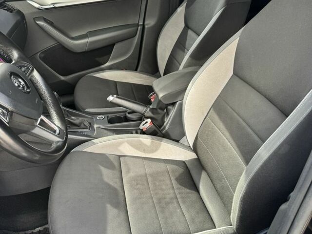 Чорний Шкода Октавія, об'ємом двигуна 2 л та пробігом 300 тис. км за 12500 $, фото 6 на Automoto.ua