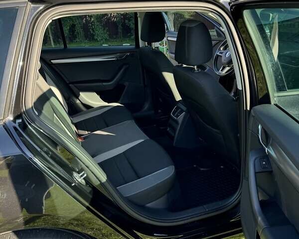 Черный Шкода Октавия, объемом двигателя 1.97 л и пробегом 297 тыс. км за 12700 $, фото 7 на Automoto.ua