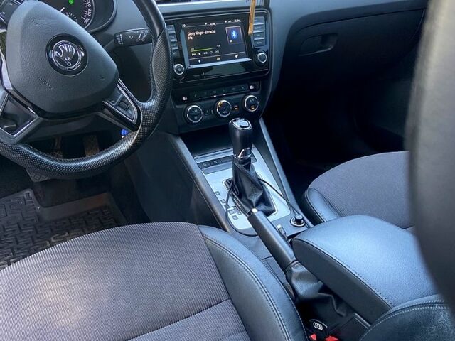 Шкода Октавия 2016 в Киеве на Automoto.ua Черный Шкода Октавия, объемом двигателя 2 л и пробегом 178 тыс. км за 13500 $, фото 5 на Automoto.ua