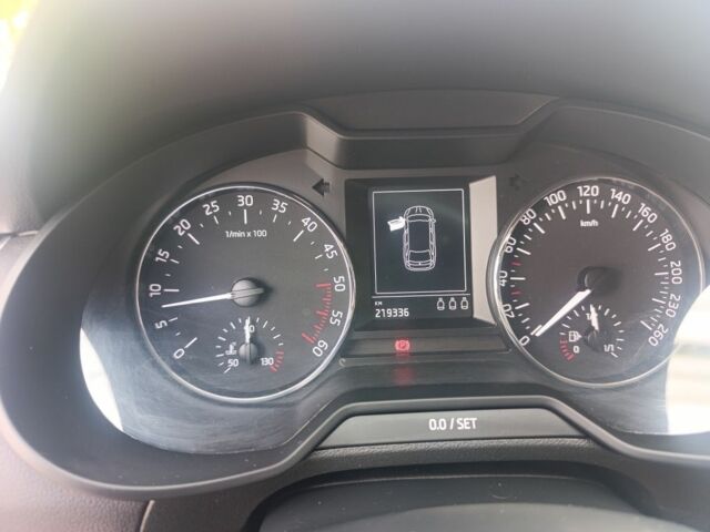 Черный Шкода Октавия, объемом двигателя 2 л и пробегом 213 тыс. км за 10800 $, фото 19 на Automoto.ua