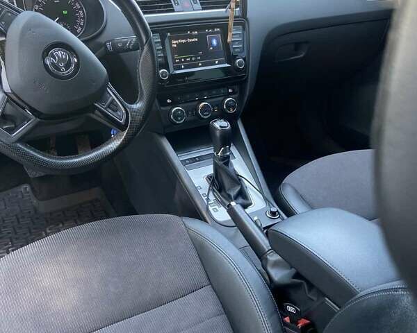 Шкода Октавия 2016 в Киеве на Automoto.ua Черный Шкода Октавия, объемом двигателя 2 л и пробегом 217 тыс. км за 13100 $, фото 17 на Automoto.ua