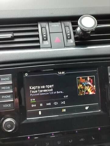 Черный Шкода Октавия, объемом двигателя 1.6 л и пробегом 326 тыс. км за 13000 $, фото 23 на Automoto.ua