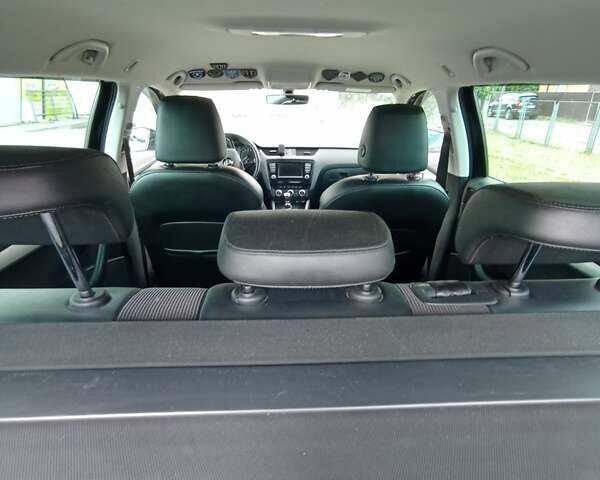 Черный Шкода Октавия, объемом двигателя 1.97 л и пробегом 300 тыс. км за 11500 $, фото 2 на Automoto.ua