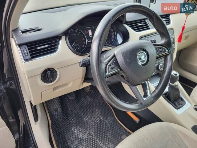 Черный Шкода Октавия, объемом двигателя 1.6 л и пробегом 250 тыс. км за 13000 $, фото 18 на Automoto.ua