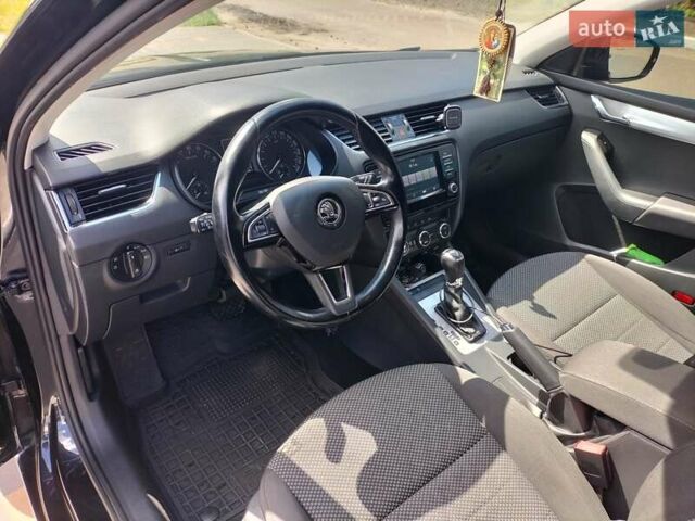 Чорний Шкода Октавія, об'ємом двигуна 1.6 л та пробігом 262 тис. км за 12500 $, фото 8 на Automoto.ua