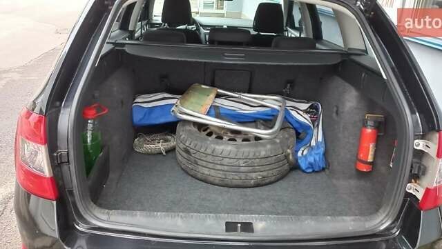 Черный Шкода Октавия, объемом двигателя 1.6 л и пробегом 326 тыс. км за 13000 $, фото 24 на Automoto.ua