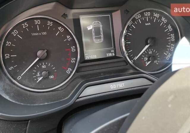 Черный Шкода Октавия, объемом двигателя 1.6 л и пробегом 260 тыс. км за 11000 $, фото 13 на Automoto.ua