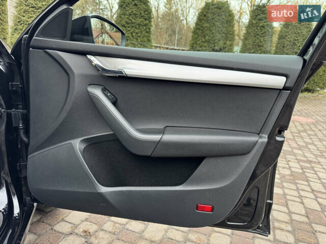 Черный Шкода Октавия, объемом двигателя 1.6 л и пробегом 228 тыс. км за 11999 $, фото 89 на Automoto.ua