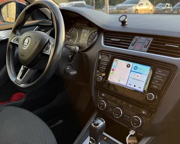 Черный Шкода Октавия, объемом двигателя 1.6 л и пробегом 210 тыс. км за 14000 $, фото 8 на Automoto.ua