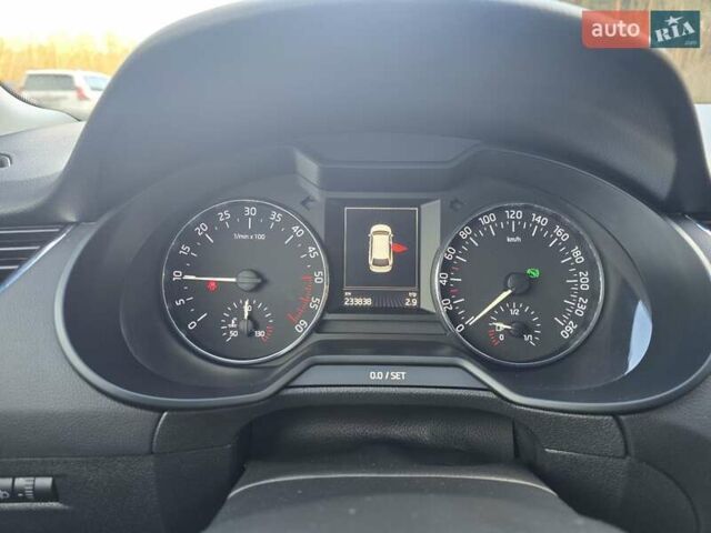 Черный Шкода Октавия, объемом двигателя 2 л и пробегом 233 тыс. км за 14299 $, фото 54 на Automoto.ua