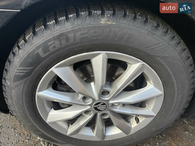 Чорний Шкода Октавія, об'ємом двигуна 1.6 л та пробігом 263 тис. км за 11200 $, фото 21 на Automoto.ua