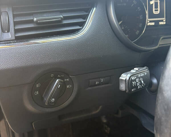 Чорний Шкода Октавія, об'ємом двигуна 1.6 л та пробігом 263 тис. км за 11200 $, фото 15 на Automoto.ua