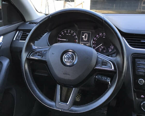 Чорний Шкода Октавія, об'ємом двигуна 2 л та пробігом 261 тис. км за 11700 $, фото 16 на Automoto.ua