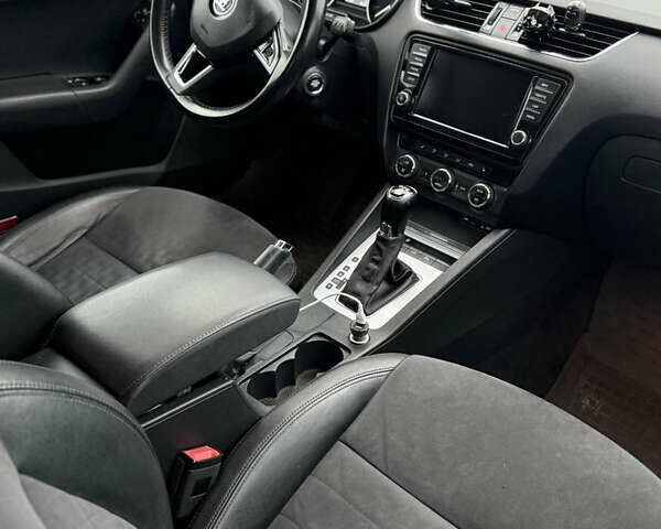 Чорний Шкода Октавія, об'ємом двигуна 1.6 л та пробігом 291 тис. км за 13300 $, фото 8 на Automoto.ua