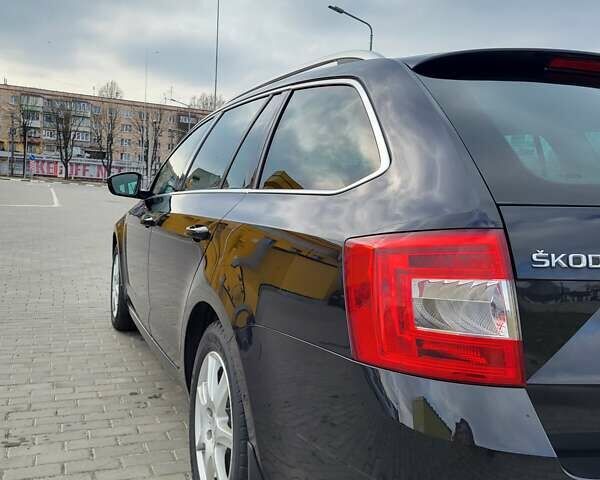 Черный Шкода Октавия, объемом двигателя 1.6 л и пробегом 250 тыс. км за 13000 $, фото 6 на Automoto.ua