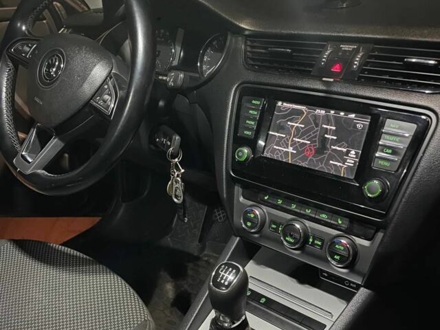 Черный Шкода Октавия, объемом двигателя 1.6 л и пробегом 260 тыс. км за 11300 $, фото 12 на Automoto.ua