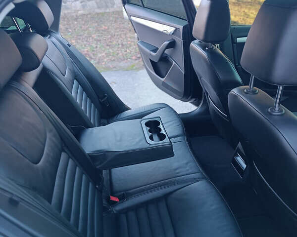 Чорний Шкода Октавія, об'ємом двигуна 2 л та пробігом 222 тис. км за 14500 $, фото 6 на Automoto.ua