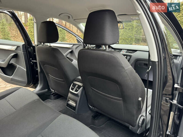 Черный Шкода Октавия, объемом двигателя 1.6 л и пробегом 228 тыс. км за 11999 $, фото 107 на Automoto.ua