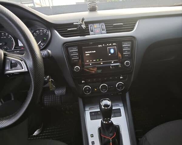 Черный Шкода Октавия, объемом двигателя 1.97 л и пробегом 276 тыс. км за 12999 $, фото 9 на Automoto.ua