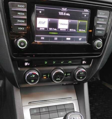 Чорний Шкода Октавія, об'ємом двигуна 1.6 л та пробігом 272 тис. км за 10700 $, фото 1 на Automoto.ua